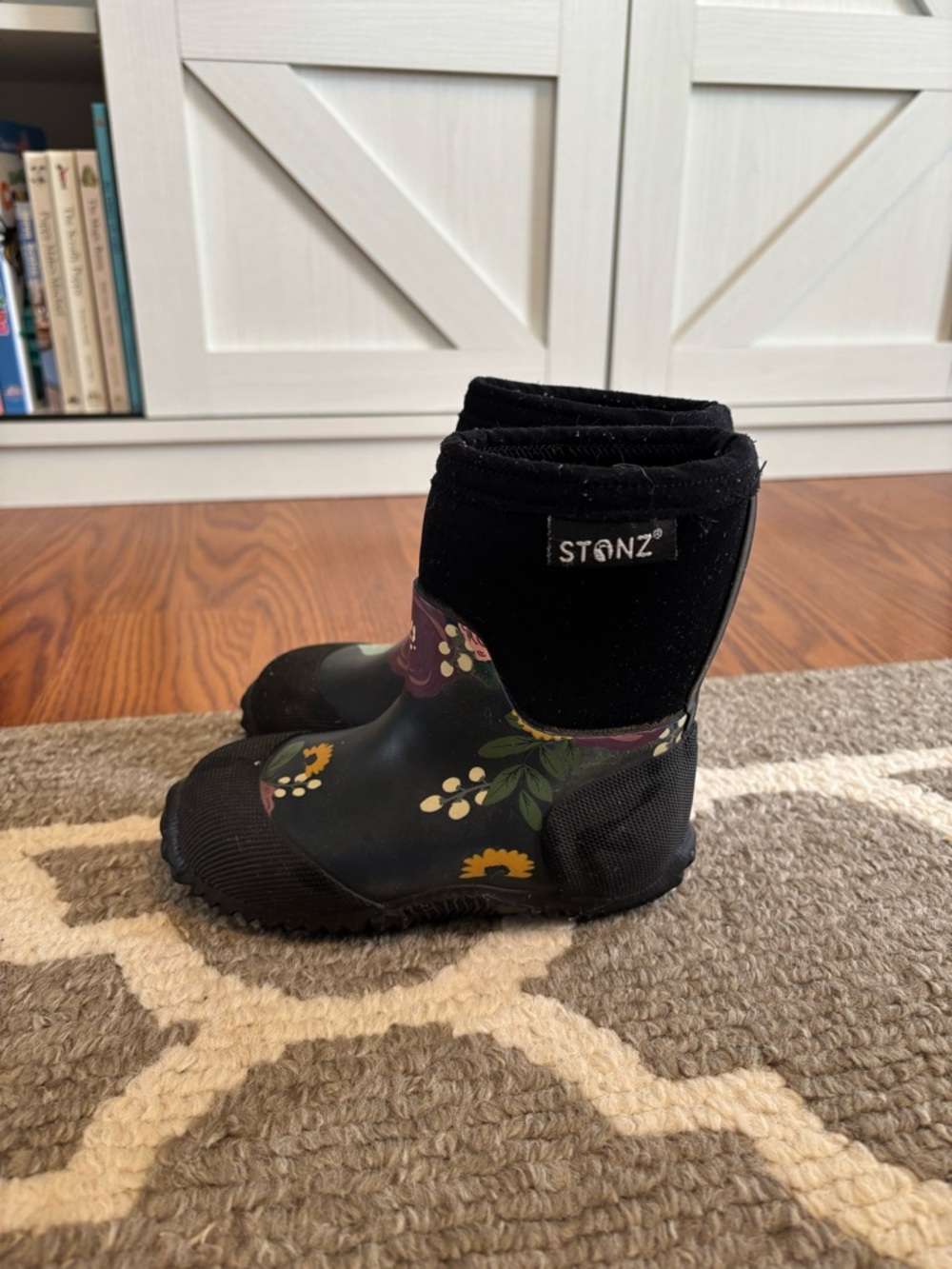 Stonz Toddler Neoprene Boots size 5